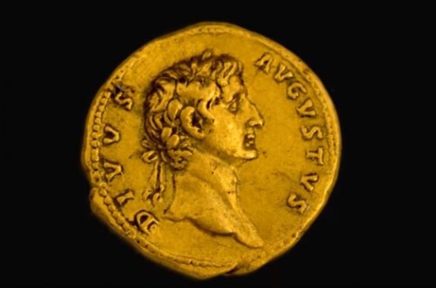 Археологи обнаружили в Израиле редчайшую древнюю золотую монету