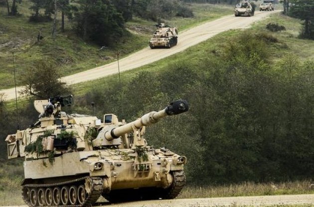 США відправляють в Європу більше військової техніки