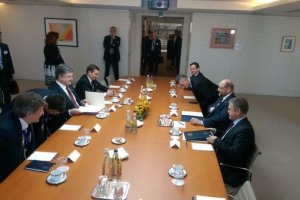Порошенко передал руководству ЕС санкционный "список Савченко"