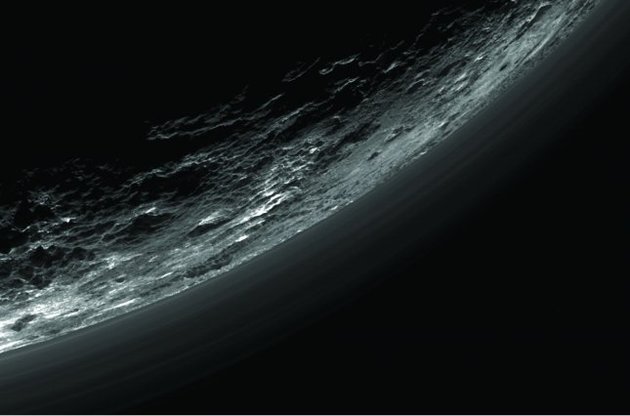 Ученые представили новые данные об атмосфере Плутона
