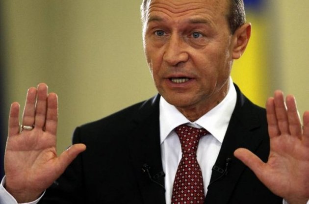 Экс-президент Румынии Бэсеску попросил гражданство Молдовы - СМИ