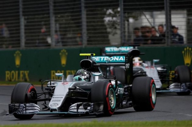 Росберг обійшов Хемілтона