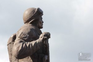 В Украине появился первый памятник погибшим в АТО бойцам