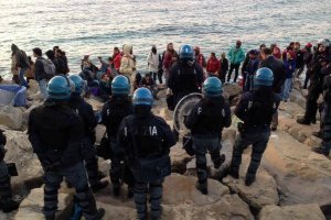 Миграционный кризис в Европе может спровоцировать коллапс греческой экономики - Busines Insider