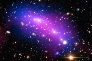 "Хаббл" зробив фото галактичних кластерів, що стикаються