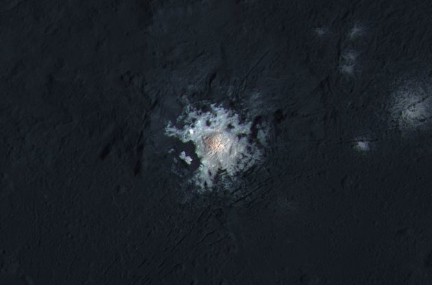 NASA представило знімок загадкових плям на Церері з рекордною роздільною здатністю