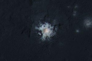 NASA представило снимок загадочных пятен на Церере в рекордном разрешении