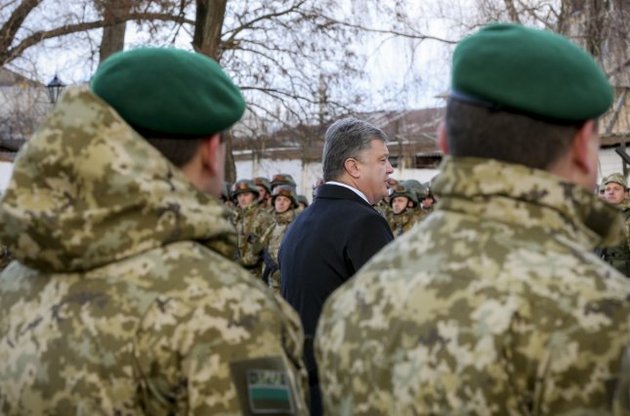 Порошенко звільнив у запас 45 тисяч військовослужбовців