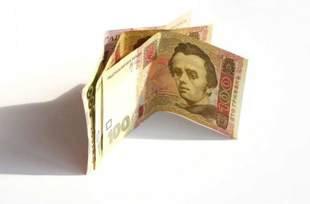 Зарплаты в Фонде выросли до 30 тысяч при среднемесячной по стране в 4,3 тыс. грн