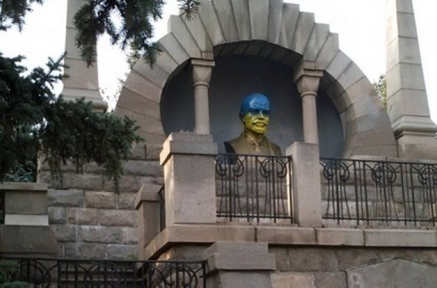 Щадити пам'ятники Леніну - все одно, що залишати свастику на вулицях Німеччини, вважає В'ятрович