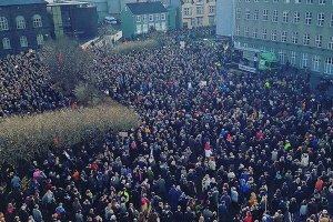 Офшорный скандал: в Исландии прошел митинг с требованием отставки правительства