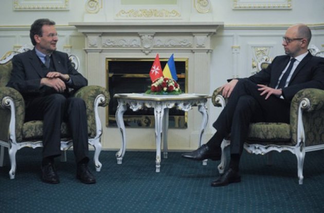 Великий канцлер Мальтийского ордена пообещал Яценюку гуманитарную поддержку