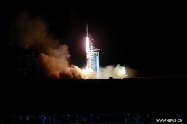 Китай запустил возвращаемый спутник для изучения микрогравитации