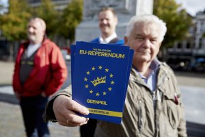 Нидерланды проголосовали против ассоциации ЕС и Украины, но явка неизвестна – экзит-полл