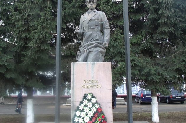 Памятник Василию Андрусяку
в Снятыне