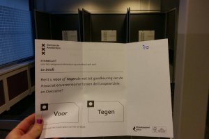 В Нідерландах адвокат запідозрив, що референдум щодо України був незаконним