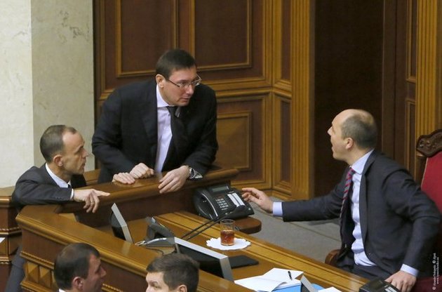 Луценко рассчитывает сформировать коалицию из двух фракций в течение нескольких дней