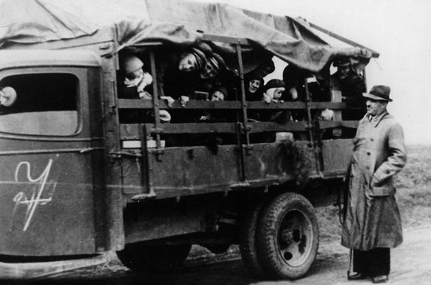 Виселення німців-колоністів із села Кльостіц (нині &mdash; Весела Долина Одеської обл. )
1940 рік