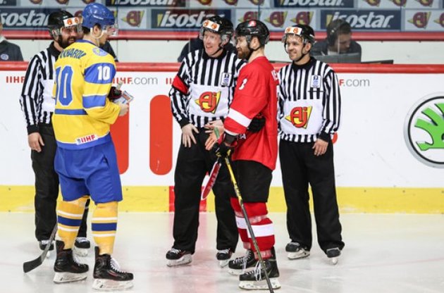 Сборная Украины по хоккею потерпела первое поражение на чемпионате мира