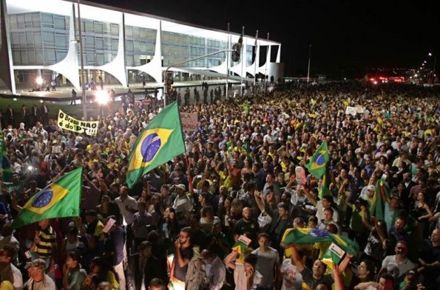 Бразилия: "дело Руссефф" прорастает импичментом