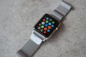 Apple Watch будуть працювати без прив'язки до смартфону