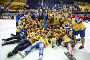 Сборная Украины по хоккею отметила победу на чемпионате мира исполнением гимна