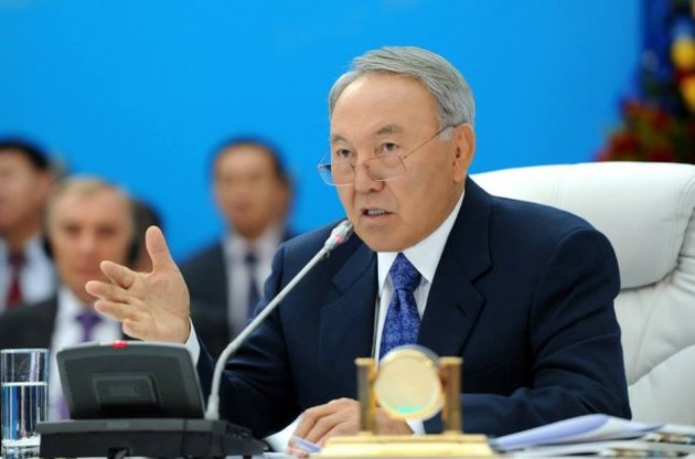 Назарбаев хочет помочь Украине найти "общий язык" с РФ