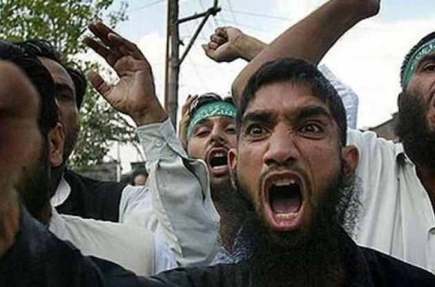 Некоторые из протестующих проникли на территорию парламента Ирака