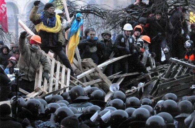 Закон об амнистии не позволяет собирать информацию и допрашивать потерпевших на Майдане