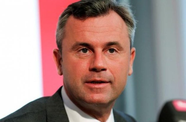 В первом туре выборов лидировал Хофер, выступающий за жесткие меры по ограничению иммиграции