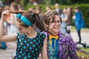Близько сотні людей провели парад стиляг в Києві