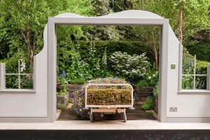 Корабель вікінгів і сад-ліжко: найнезвичайніші твори на квітковому шоу в Лондоні
