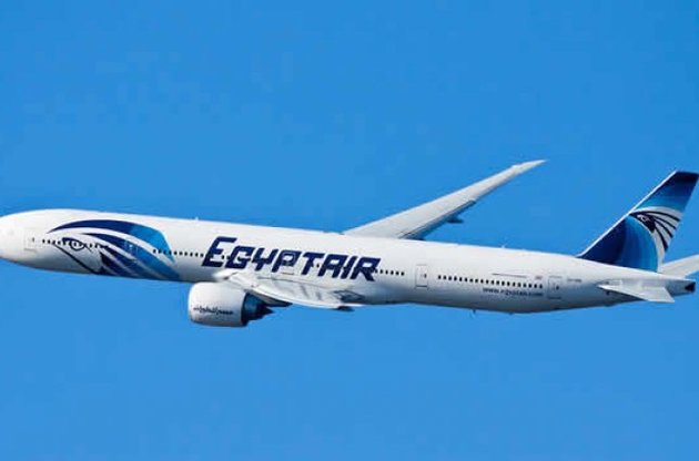 Літак А320 авіакомпанії EgyptAir не змінював курс перед падінням у Середземному морі