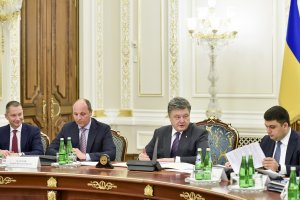 Порошенко розповів, коли українцям варто розраховувати на підвищення соціальних стандартів