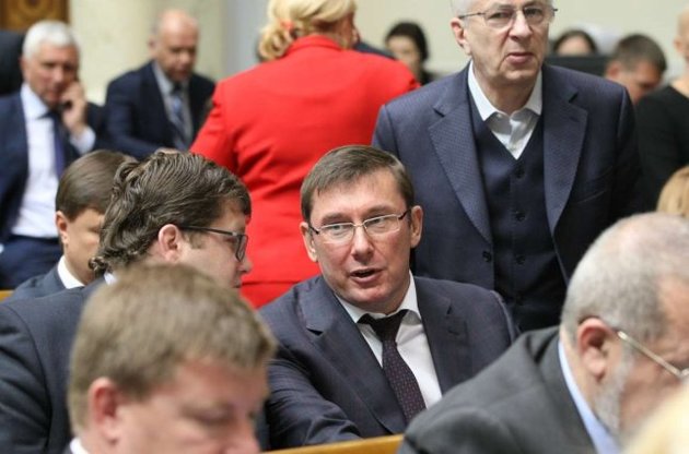 Луценко має намір змінити місцевих прокурорів на юристів