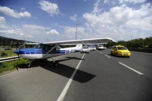 Самолет приземлился на автостраду на окраине Будапешта