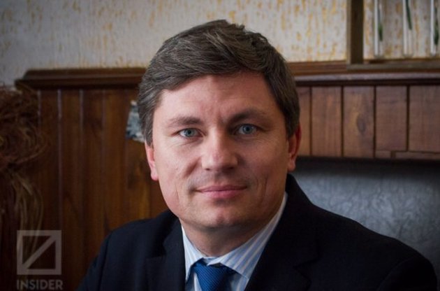 Порошенко дискредитує сам себе, призначивши своїм представником в Раді Артура Герасимова