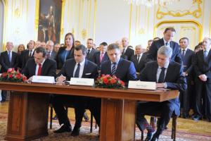 Словакия с коалицией: власть объединила давних врагов
