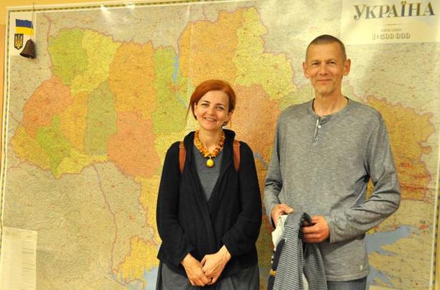 "Вайдотас делает очень важное дело". Литовские волонтеры помогают украинским детям