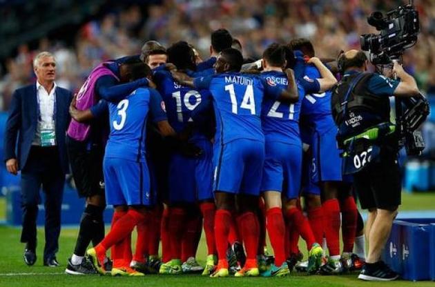 Франція вирвала перемогу у Румунії в стартовому матчі Євро-2016