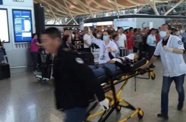 В результаті вибуху в аеропорту Шанхаю постраждали чотири людини