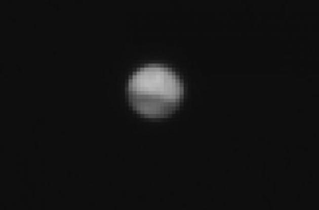Аппарат ExoMars передал первый снимок Красной планеты