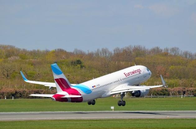 Пілот літака Eurowings залишив у Дюссельдорфі більше половини пасажирів