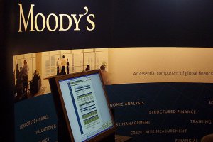 Moody's изменило прогноз по рейтингам Великобритании со "стабильного" на "негативный"