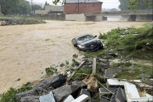 Наводнение в Западной Вирджинии унесло жизни более 20 человек