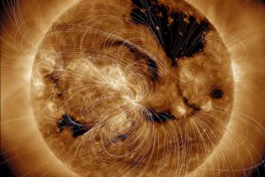Обсерватория солнечной динамики представила изображение магнитного поля Солнца