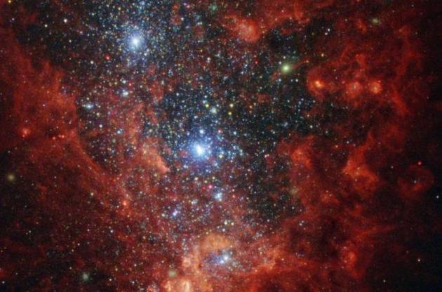 Телескоп "Хаббл" сделал снимок активной галактики из созвездия Жирафа