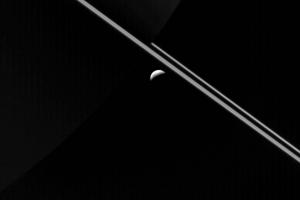 NASA опублікувало новий знімок Сатурна і Енцелада