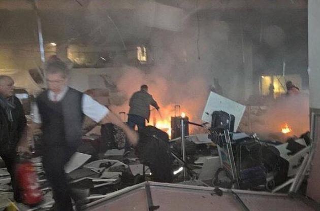 Смертники атаковали главный аэропорт Стамбула