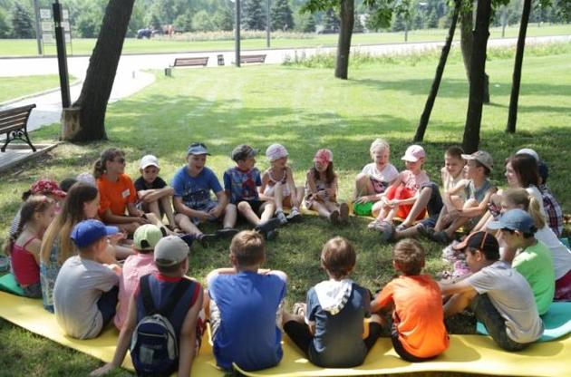 Штаб Ахметова запускает программу отдыха для детей Донбасса
